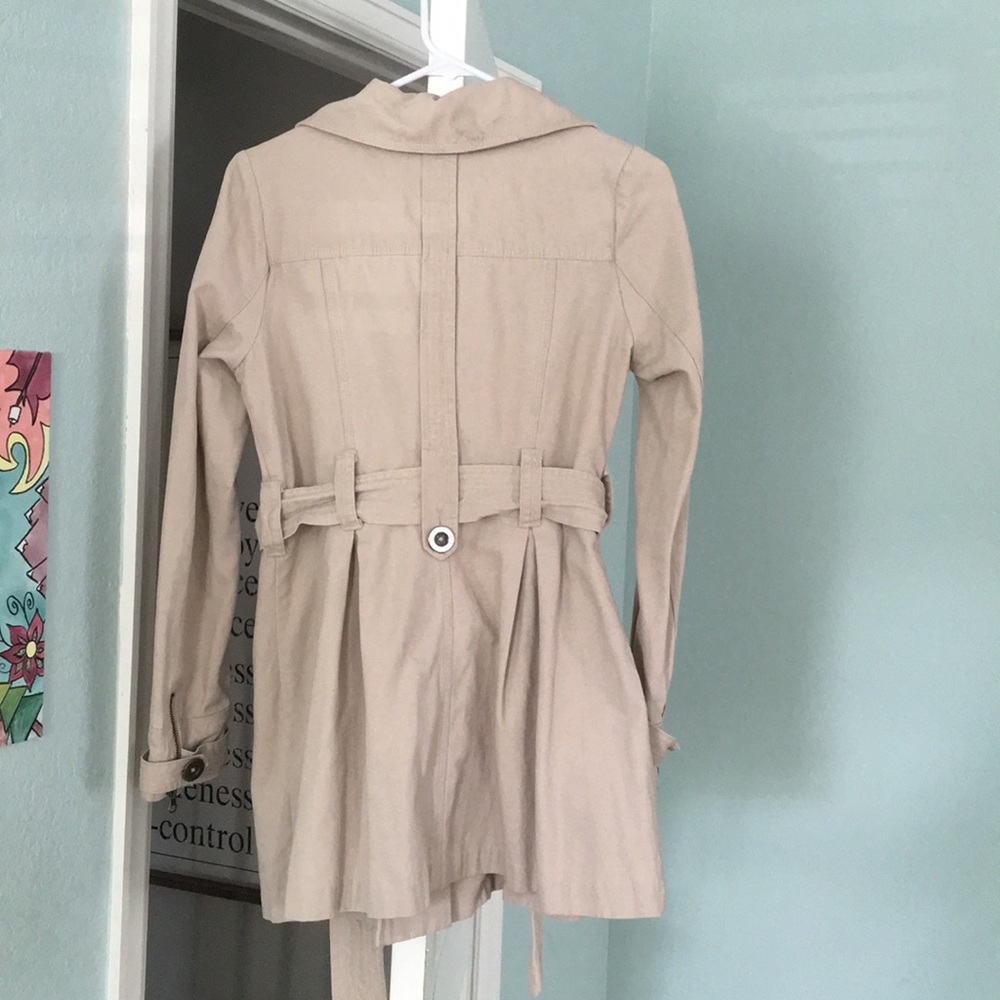 Tan jacket - Picture 2 of 4